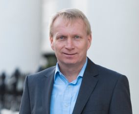 Lars Holst 