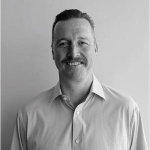 Peter Wisniewski, Managing Partner at Europa Partners People Headshots   300 X 300 Px